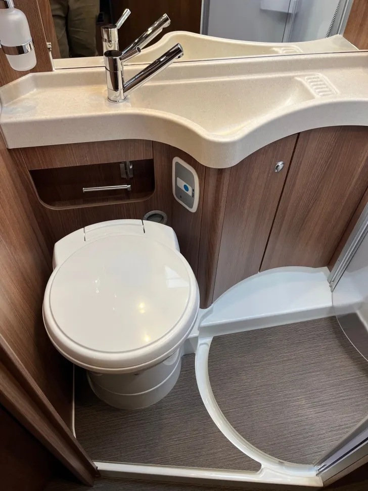 Fahrzeugbild Carthago C1-tourer I 143 KB LE comfort #16