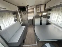 Sicht vorne-hinten Hobby Optima ONTOUR T65 HFL SAT & ZV / Radio,Navi + RFK
