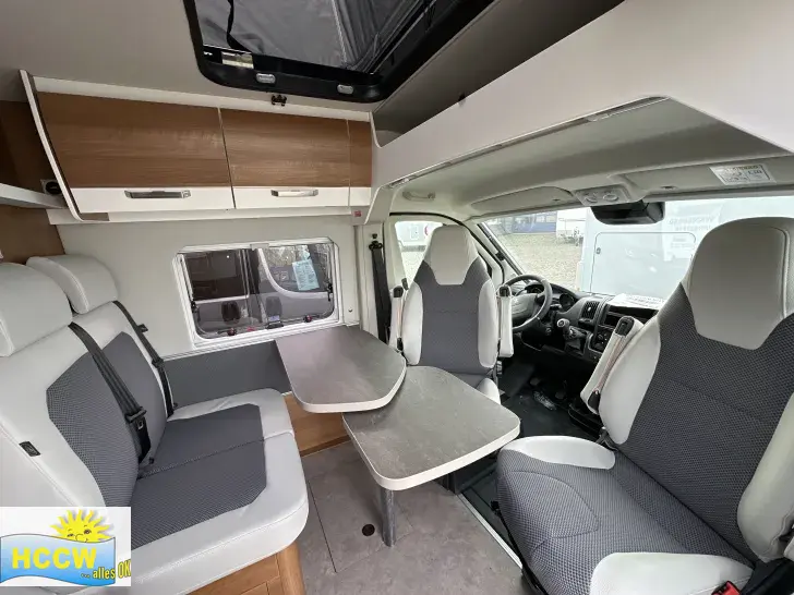 Sitzgruppe VanTourer 600 D Radio, Navi & RFK / 165 PS