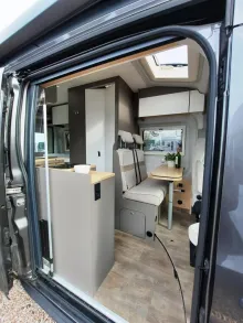 Fahrzeugbild LMC Innovan 590 #6