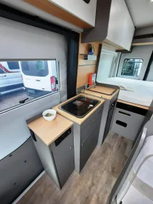 Fahrzeugbild LMC Innovan 590 #13