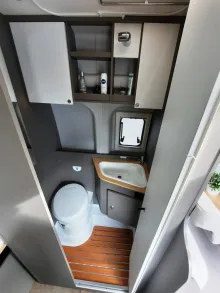 Fahrzeugbild LMC Innovan 590 #16