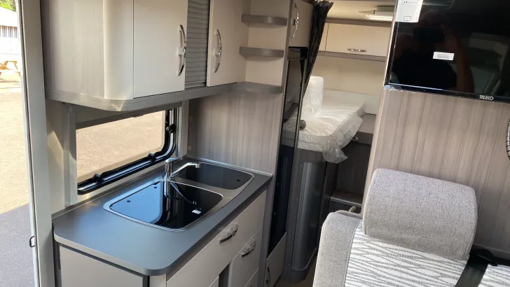 Küchen Hobby Optima ONTOUR Edition V65 GE TV-SAT Anlage