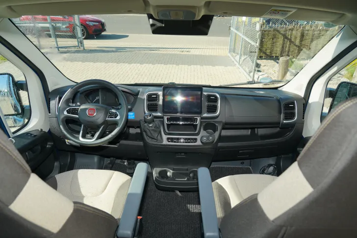 Fahrzeugbild Roadcar R 600 - AHK, Dieselheizung, Navi 10" #4