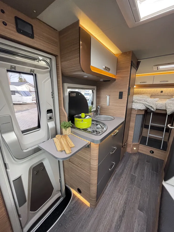 Fahrzeugbild Weinsberg CaraCompact MB 640 MEG EDITION [PEPPER] #17