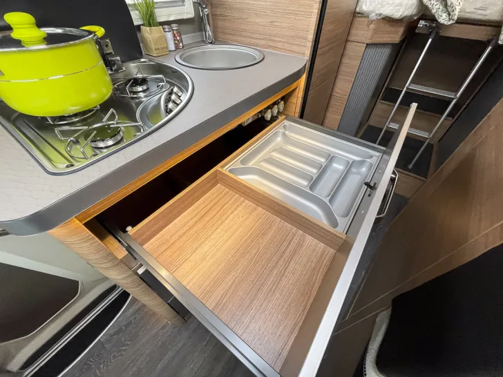 Fahrzeugbild Weinsberg CaraCompact MB 640 MEG EDITION [PEPPER] #20