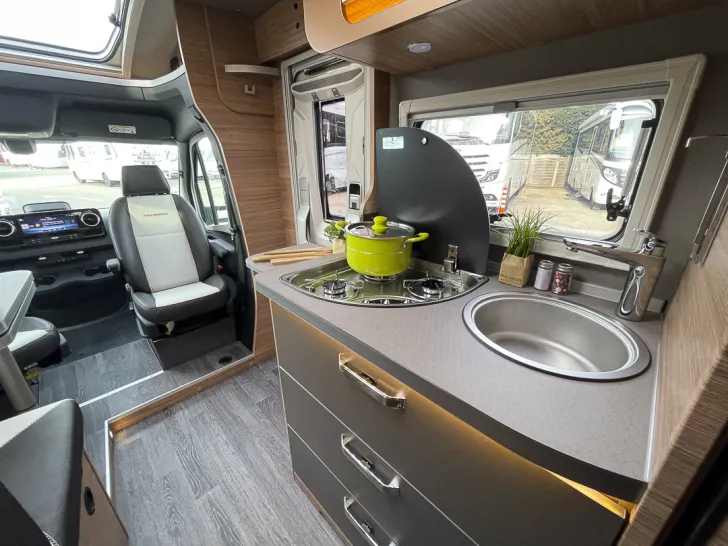 Fahrzeugbild Weinsberg CaraCompact MB 640 MEG EDITION [PEPPER] #23
