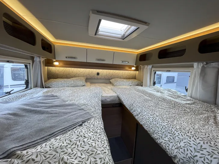 Fahrzeugbild Weinsberg CaraCompact MB 640 MEG EDITION [PEPPER] #35