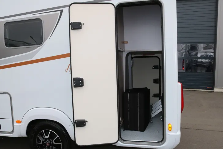 Grundriss Tag Bürstner Lyseo TD 684 G+Markisse+Harmony Pak.
