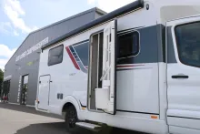 Fahrzeugbild Bürstner Lineo T 700 AT8G+Markise+Multimedia+SAT&Solar #7