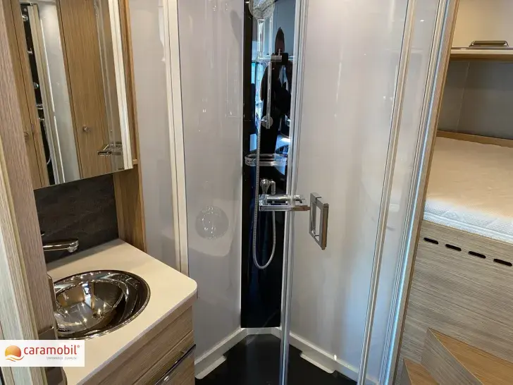 Fahrzeugbild Niesmann + Bischoff Arto 76 L Hubstützen/Anschlussgarantie #14