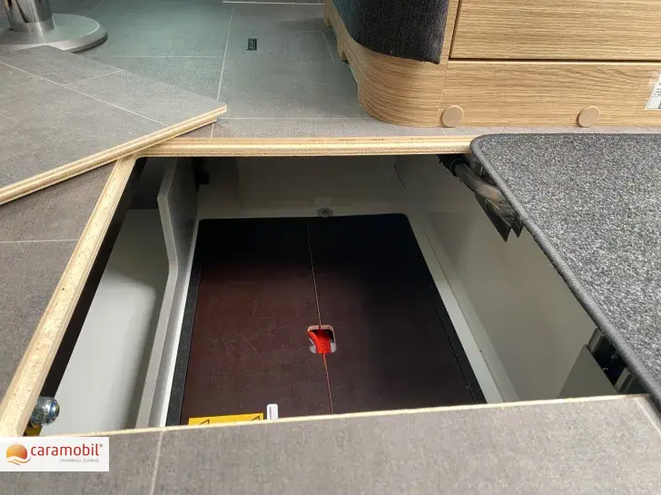 Fahrzeugbild Niesmann + Bischoff Arto 76 L Hubstützen/Anschlussgarantie #23