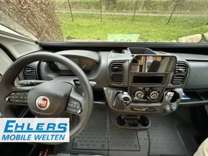 Fahrzeugbild Forster T 699 EB Autom/Hubbett/Markise/Radträger/Winter Paket/Alu #5