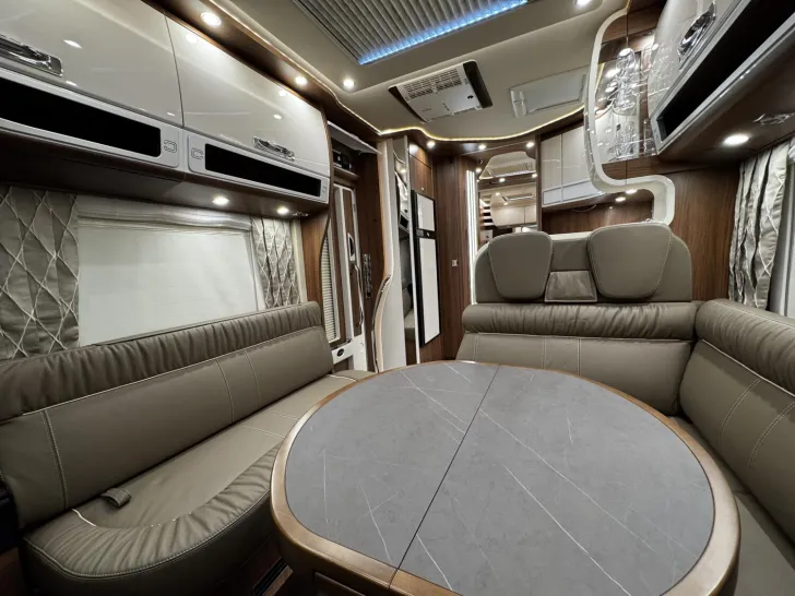 Fahrzeugbild Carthago chic e-line I 64 XL QB Mercedes (234) #14