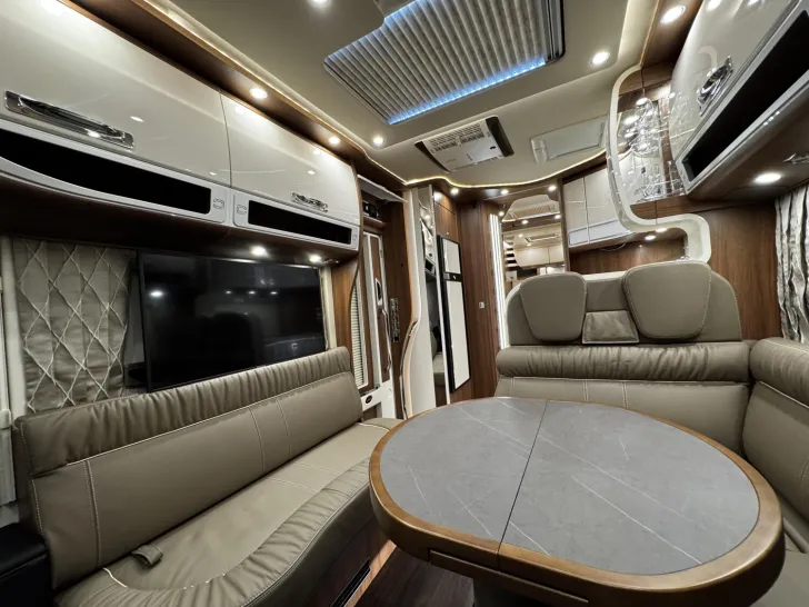 Fahrzeugbild Carthago chic e-line I 64 XL QB Mercedes (234) #17