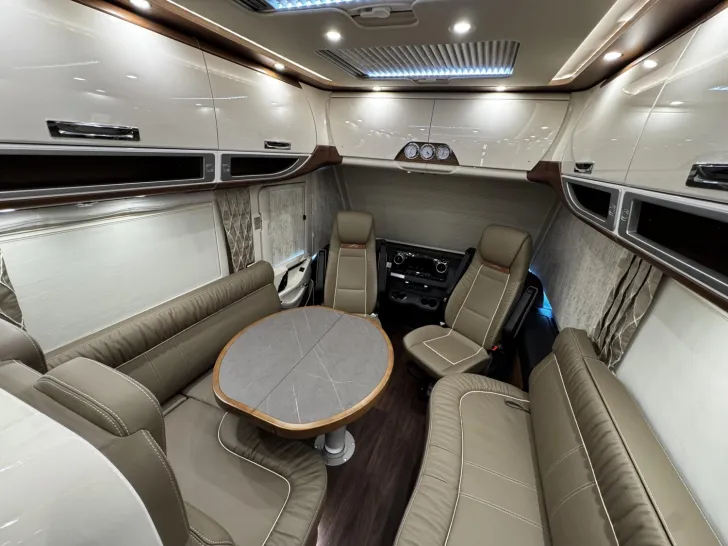 Fahrzeugbild Carthago chic e-line I 64 XL QB Mercedes (234) #18