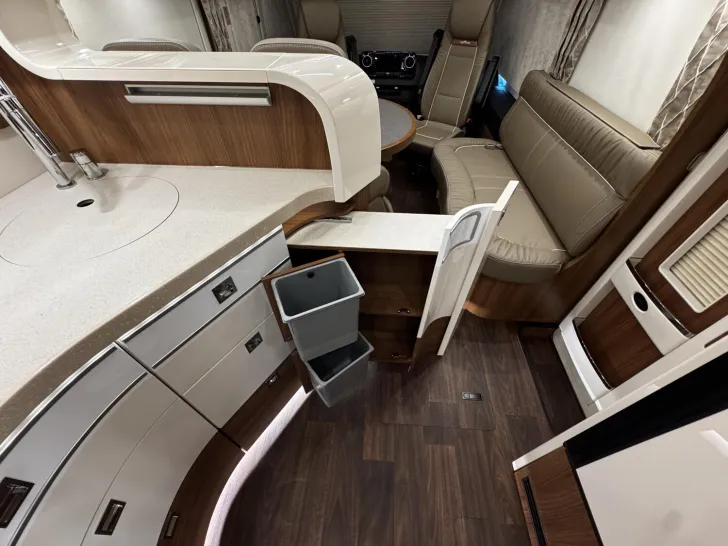 Fahrzeugbild Carthago chic e-line I 64 XL QB Mercedes (234) #27