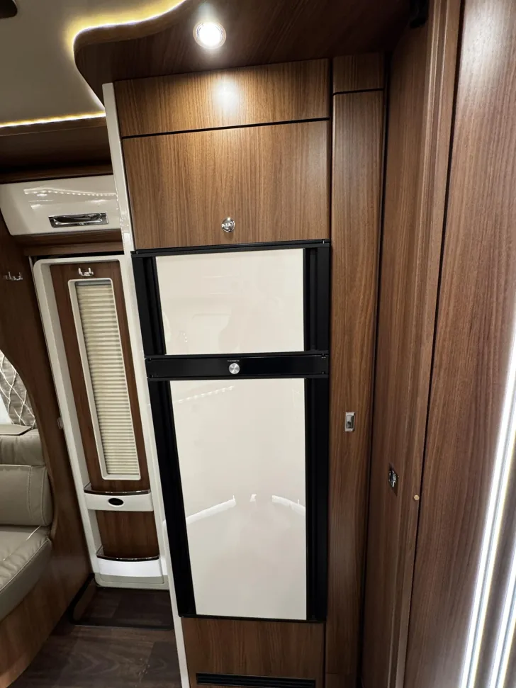 Fahrzeugbild Carthago chic e-line I 64 XL QB Mercedes (234) #28