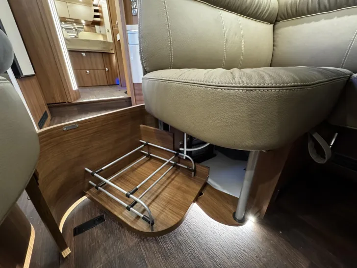 Fahrzeugbild Carthago chic e-line I 64 XL QB Mercedes (234) #41