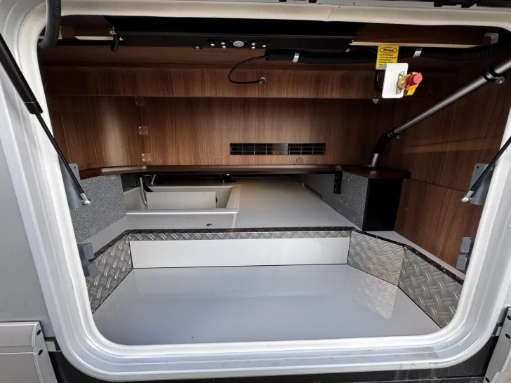 Fahrzeugbild Carthago chic e-line I 64 XL QB Mercedes (234) #45