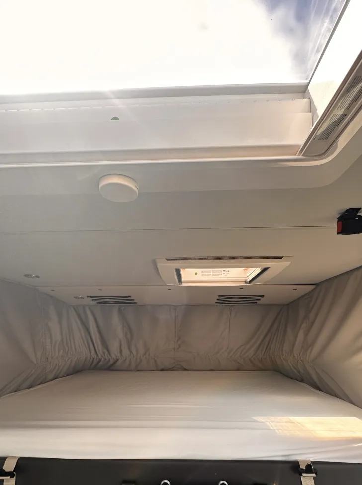Fahrzeugbild Knaus Van I 650 MEG L -Sitzgruppe, Rahmenfenster #12