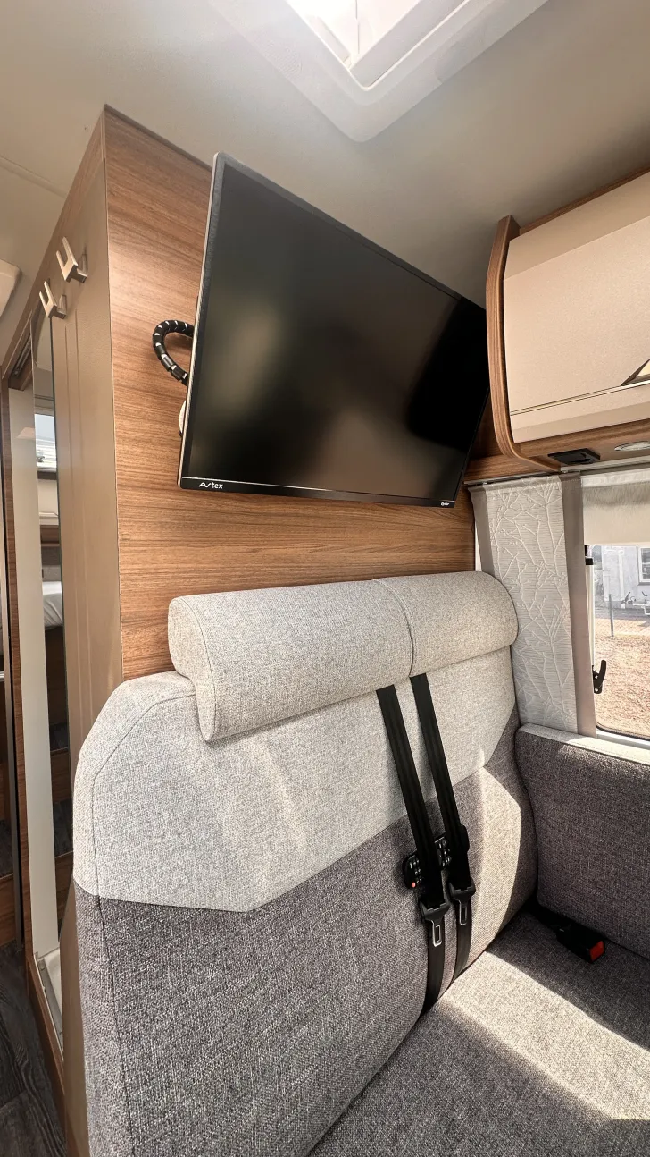 Fahrzeugbild Knaus Van I 650 MEG L -Sitzgruppe, Rahmenfenster #8