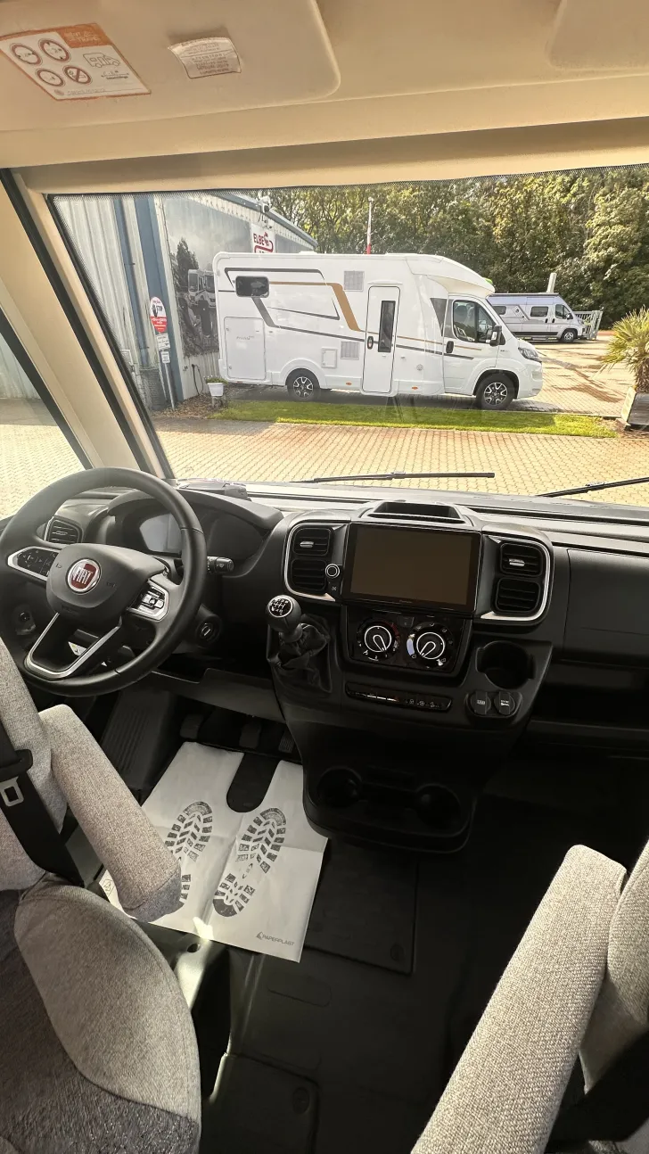 Fahrzeugbild Knaus Van I 650 MEG L -Sitzgruppe, Rahmenfenster #23