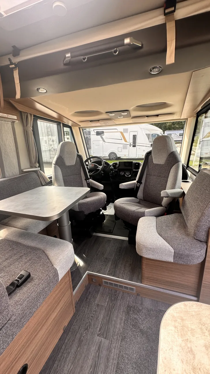 Fahrzeugbild Knaus Van I 650 MEG L -Sitzgruppe, Rahmenfenster #7