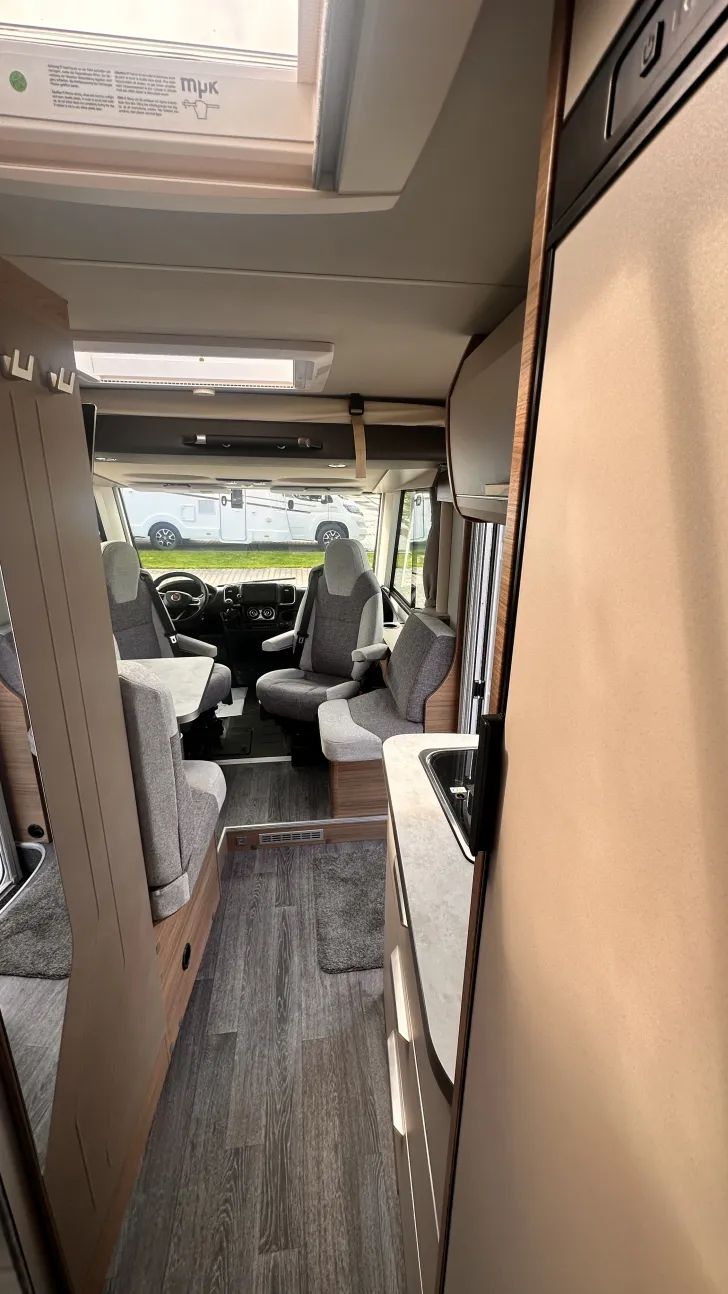 Fahrzeugbild Knaus Van I 650 MEG L -Sitzgruppe, Rahmenfenster #6