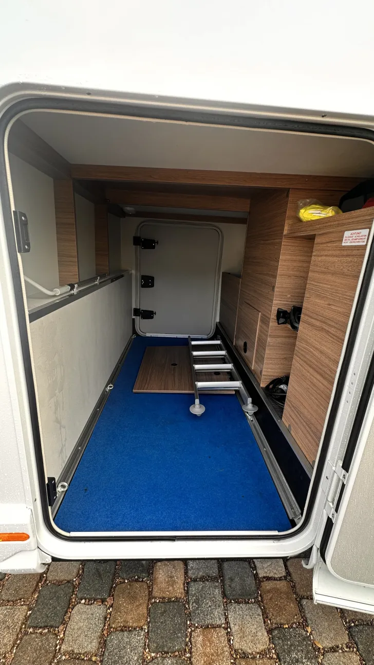 Fahrzeugbild Knaus Van I 650 MEG L -Sitzgruppe, Rahmenfenster #24