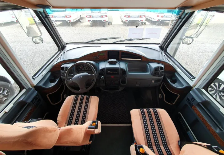 Fahrzeugbild Eura Mobil Integra 690 HB Händlerexport oder Bastlerfahrzeug #6