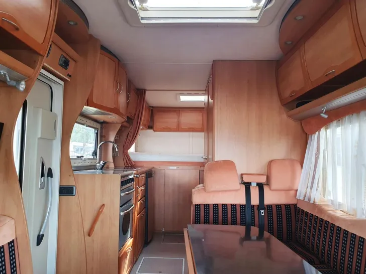 Fahrzeugbild Eura Mobil Integra 690 HB Händlerexport oder Bastlerfahrzeug #9