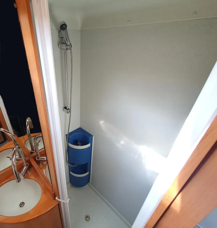 Fahrzeugbild Eura Mobil Integra 690 HB Händlerexport oder Bastlerfahrzeug #18