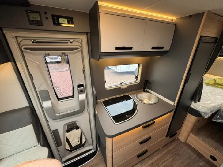 Fahrzeugbild Knaus L!VE TI 650 MEG Platinum Selection Niedrige Einzelbetten #6