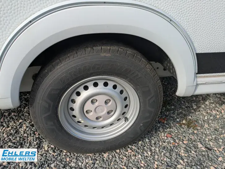 Fahrzeugbild LMC Sassino 430 D 1360kg/Fliegenschutztür/12 J Dichtheitsgarantie #19