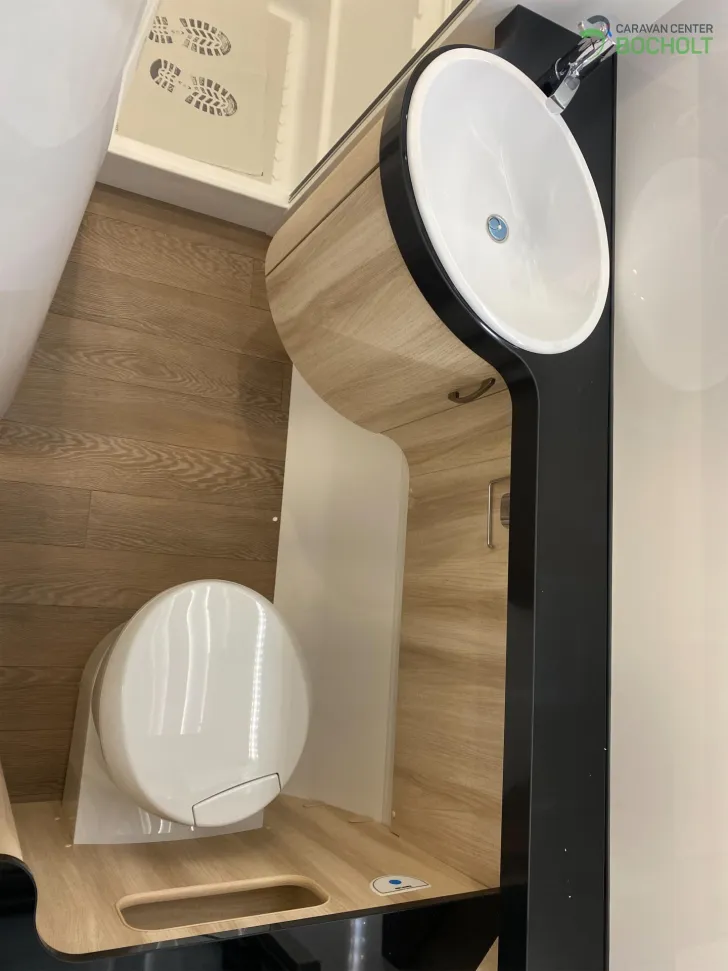 Fahrzeugbild Hobby De Luxe 495 WFB Modell 2026 / 1800 kg #11