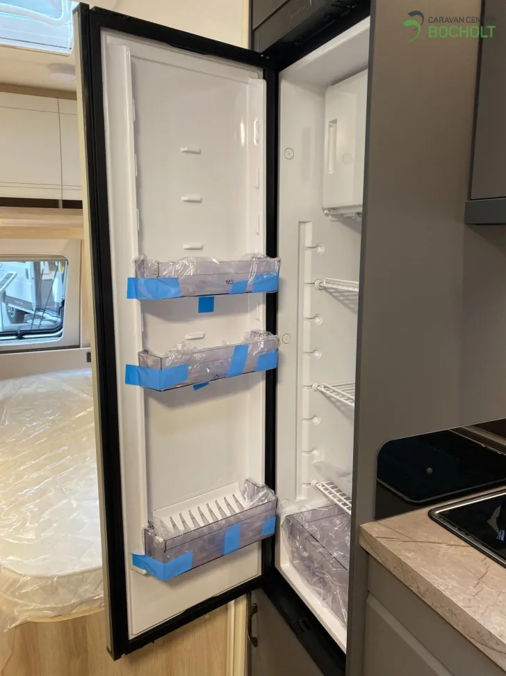 Fahrzeugbild Hobby De Luxe 540 KMFe Modell 2026 / 1800 kg #9