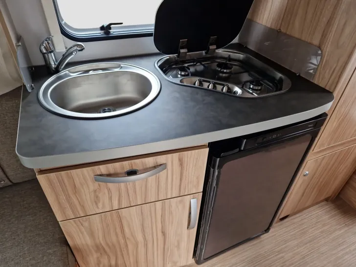 Fahrzeugbild Hymer Eriba Feeling 470 Autarkpaket/Schlafdach #10