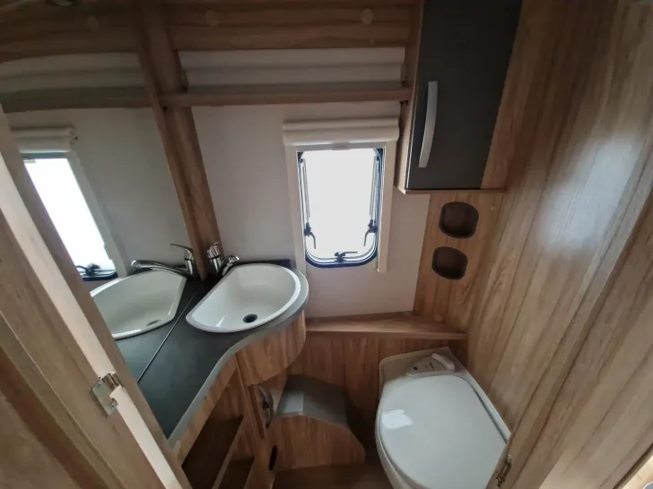 Fahrzeugbild Hymer Eriba Feeling 470 Autarkpaket/Schlafdach #11