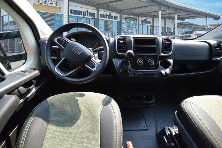 Fahrzeugbild Sunlight T 67 Adventure Edition Automatik*Außenfarbe schwarz #5