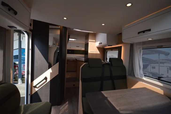 Fahrzeugbild Sunlight T 67 Adventure Edition Automatik*Außenfarbe schwarz #6