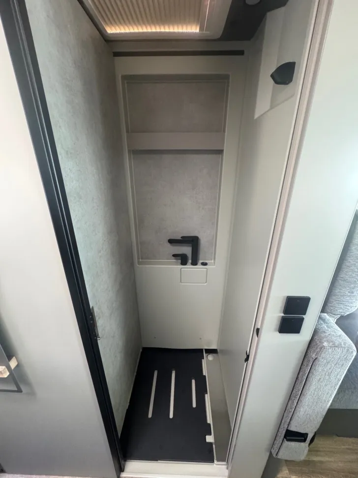 Fahrzeugbild Niesmann + Bischoff iSmove 6.9 E #14