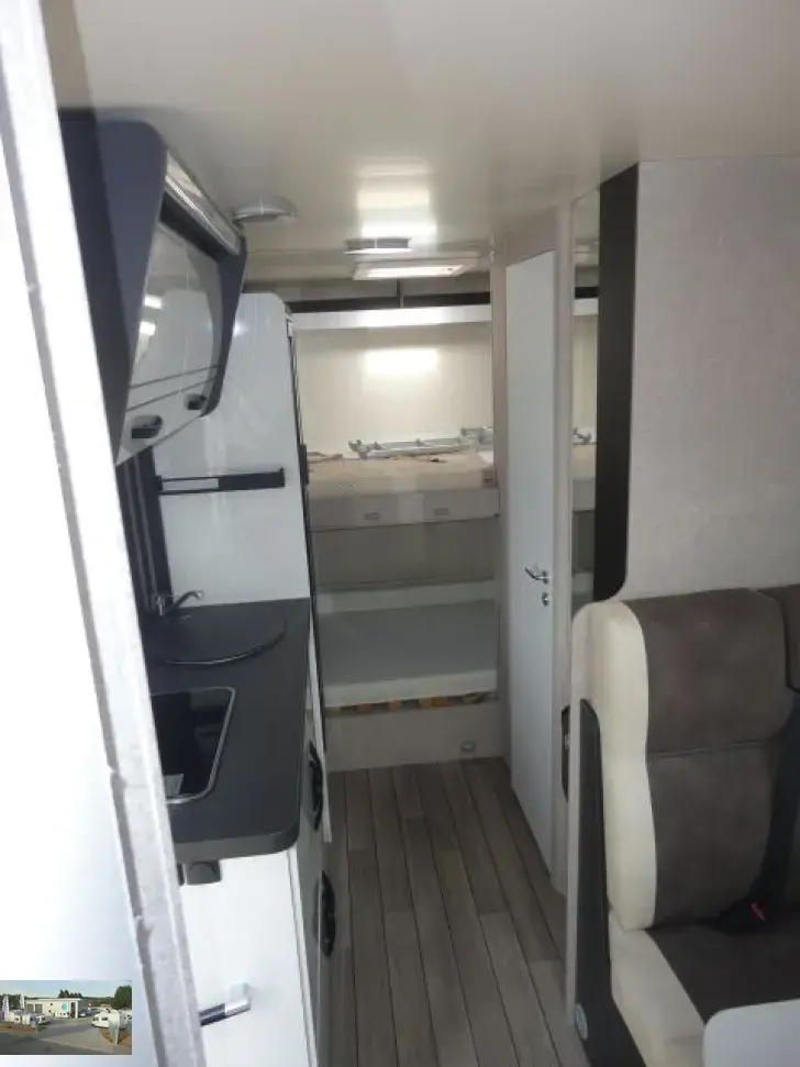 Fahrzeugbild Forster A 699 DVB - TV, 8 Schlafplätze #7