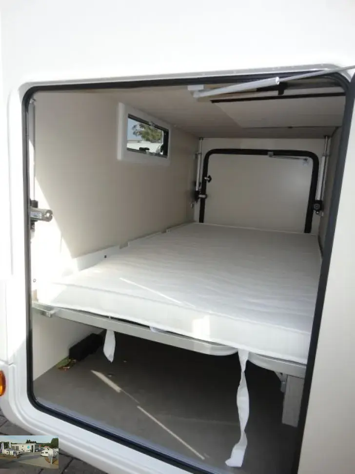 Fahrzeugbild Forster A 699 DVB - TV, 8 Schlafplätze #36