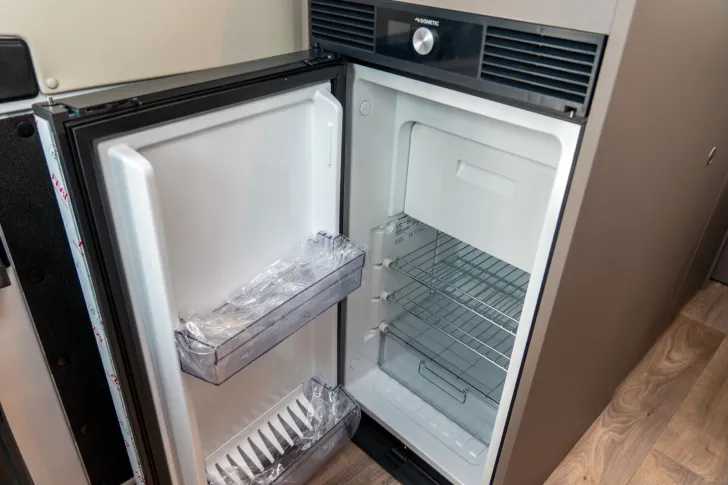 Fahrzeugbild LMC Innovan 540 2025+18"LMF+AT-REIFEN+RAHMENF+PANO #19