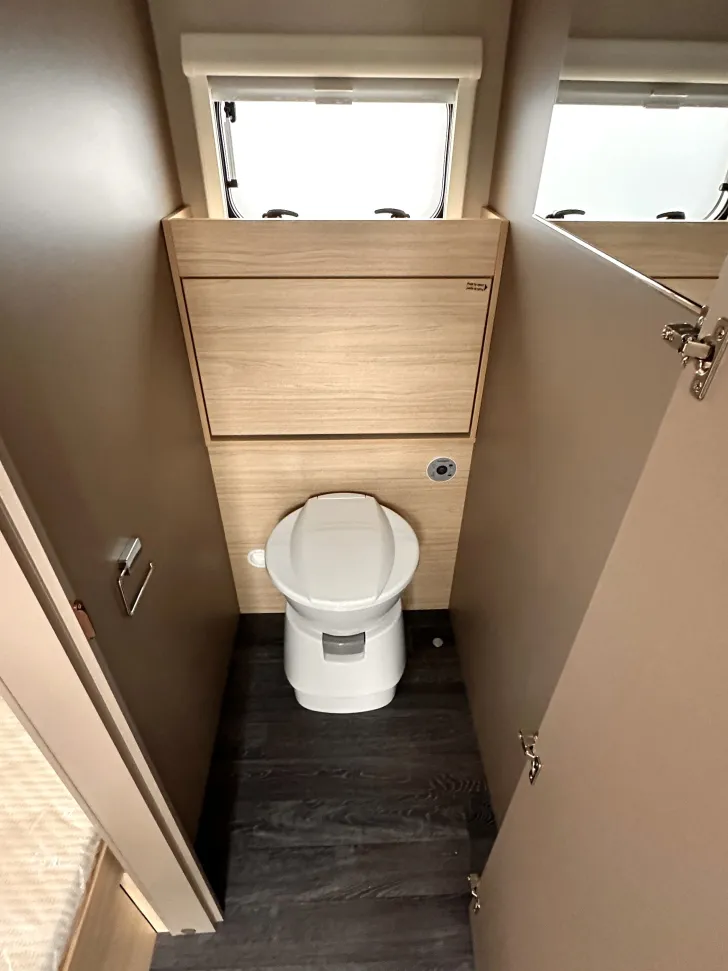 Fahrzeugbild Weinsberg CaraCito 470 QDK Steckdosen PLUS Paket #9