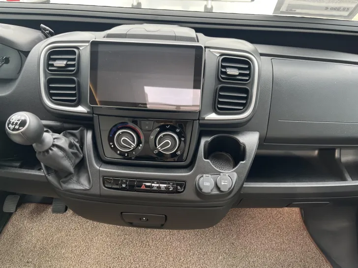 Fahrzeugbild Mooveo Tei 60FB Gebraucht, L-Sitzgruppe, Pioneer Radio #22