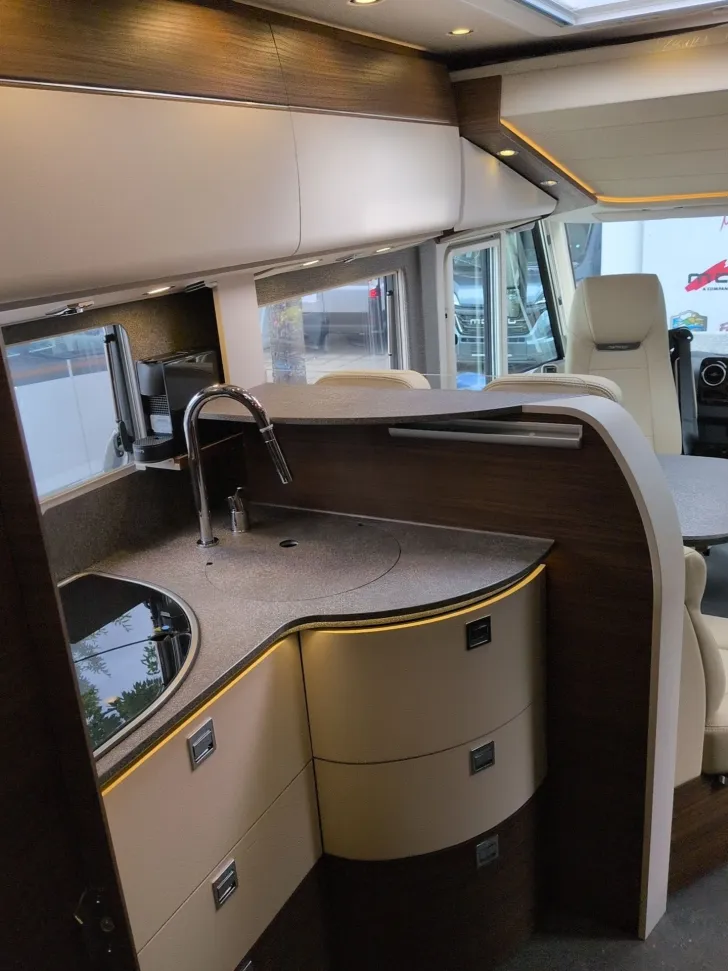Fahrzeugbild Carthago C-LINE I 4.9 LE #11