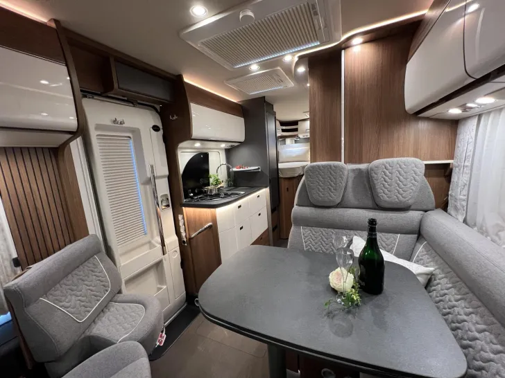 Fahrzeugbild Carthago C2-tourer I 141 KB LE Mercedes (301) #14