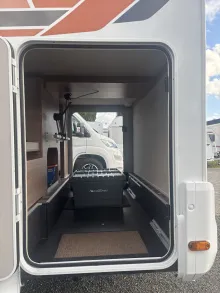 Fahrzeugbild Weinsberg CaraCompact 640 MEG EDITION [PEPPER] el. Stufe, Premiumtür #9